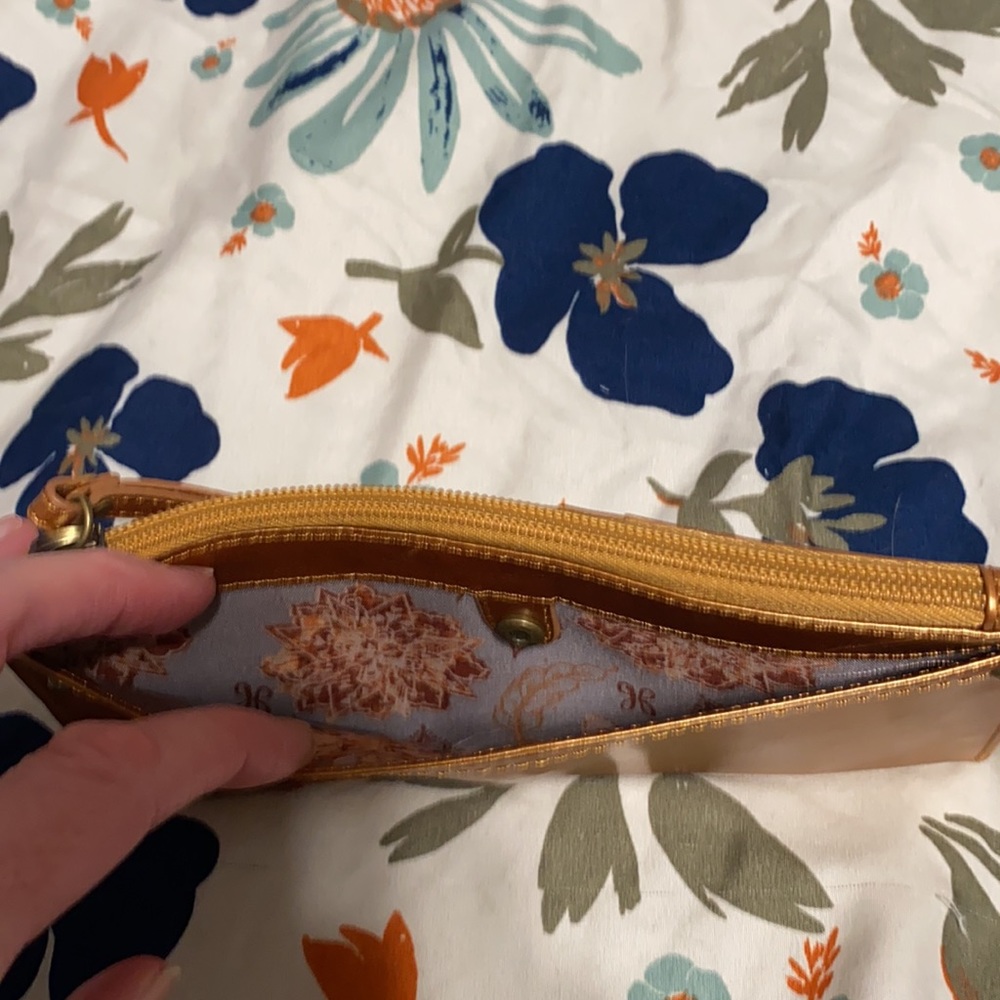 Hobo International Metallic Gold Leather‎ Slim Wristlet Wallet Card Holder - Picture 3 of 4